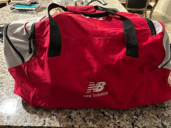 New Balance Unisex Large Duffel Red And gray Large - Picture 1 of 3